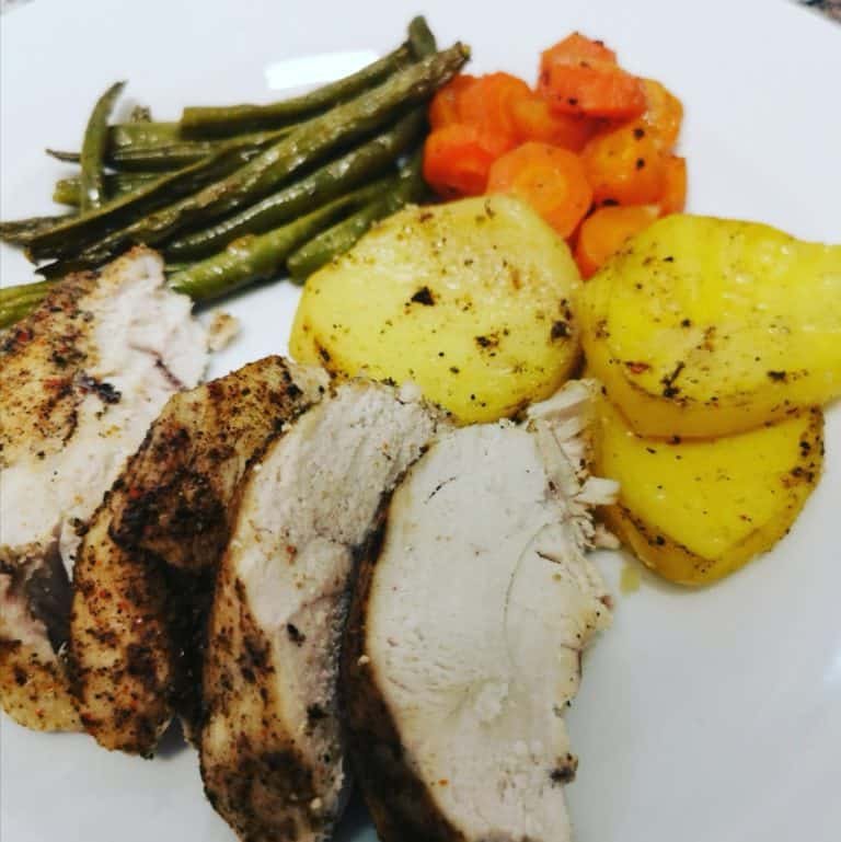 aked-chicken-breast-and-vegetables