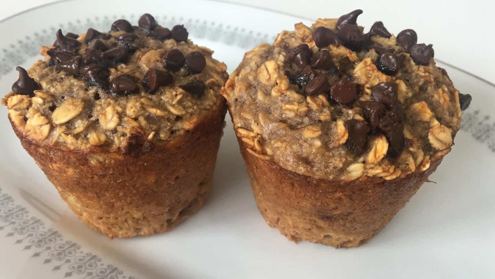 banana oatmeal muffin